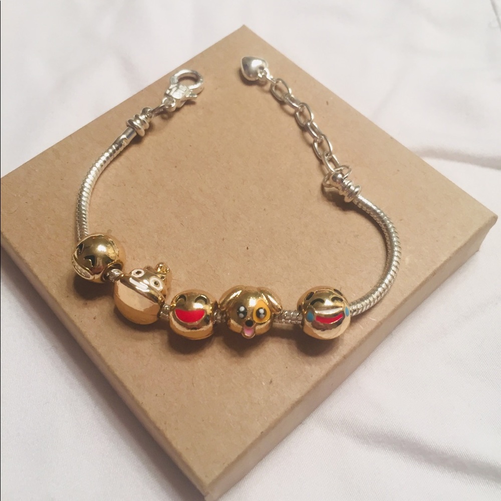 🎉NEW LISTING🎉 NEW EMOJI CHARM BRACELET